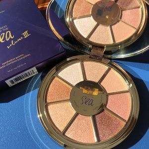 Rainforest Of The Sea vol III eyeshadow palette